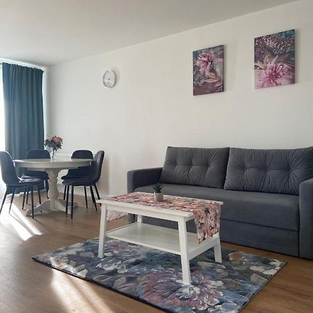 Focus Apartament Floresti  Luaran gambar