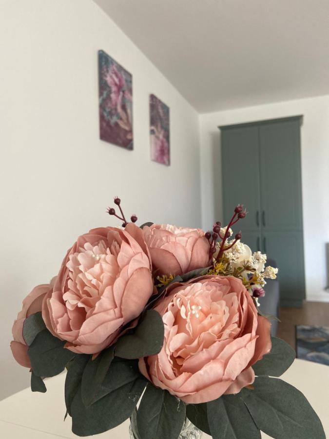 Focus Apartament Floresti  Luaran gambar