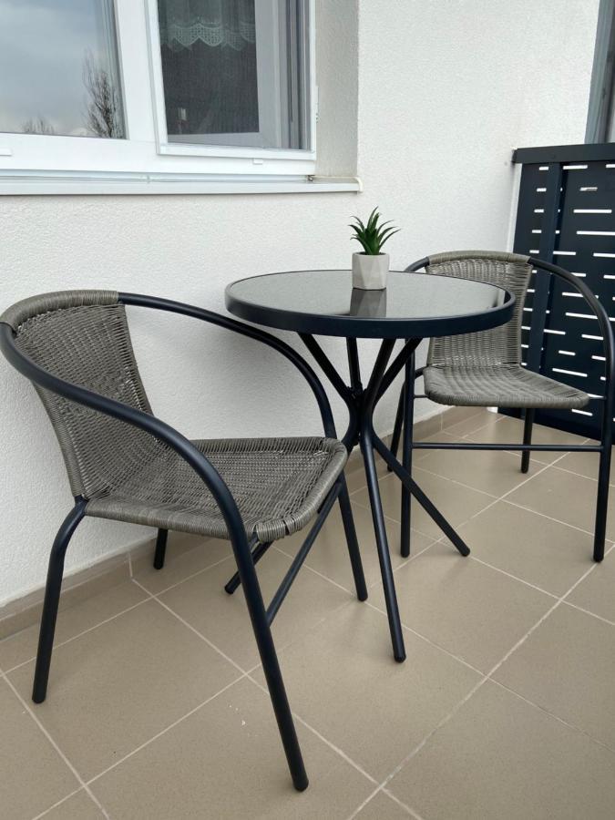 Focus Apartament Floresti  Luaran gambar
